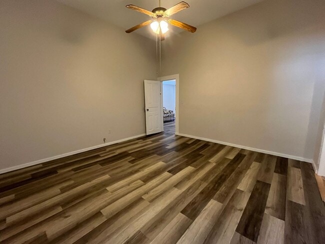 Building Photo - Charming 2 Bedroom  "Century Home" near do...