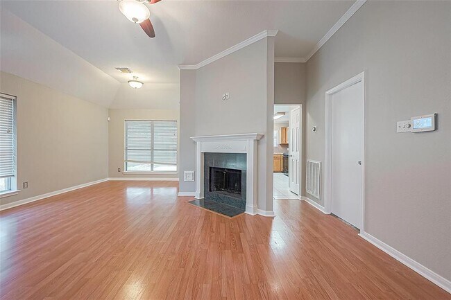 Building Photo - 6419 New World Dr