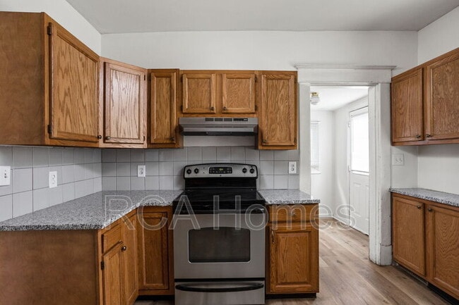 Building Photo - 418 N Drexel Ave