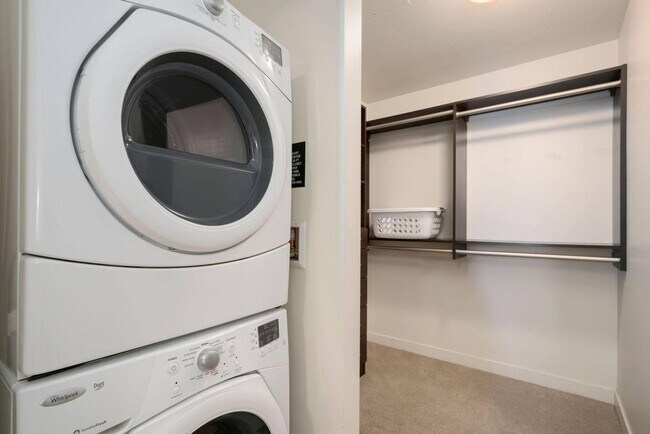 Building Photo - 1464-1474 Stout St