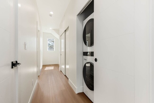 Building Photo - 108 6th St South