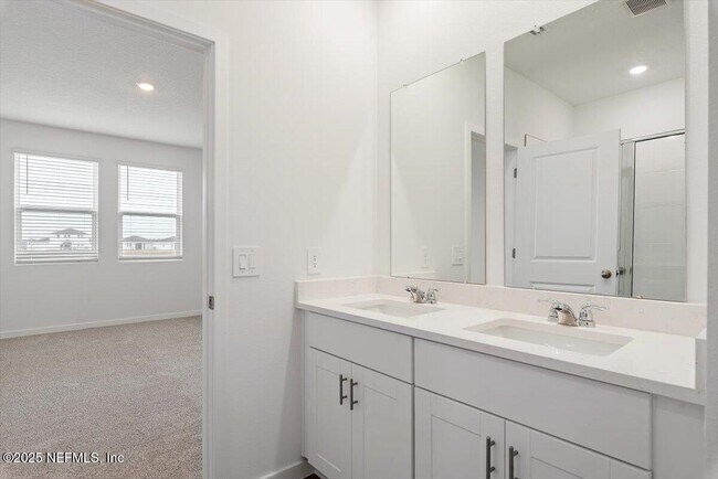 Building Photo - 3299 Lago Vis Dr