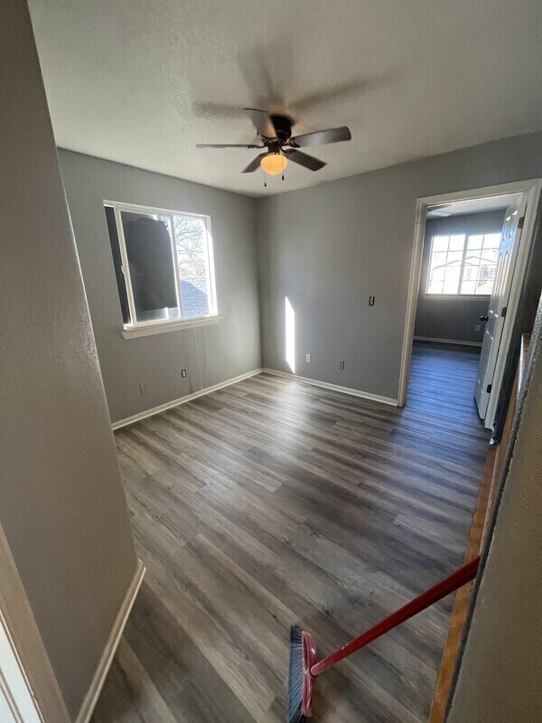 Building Photo - 1324 W 111th Pl