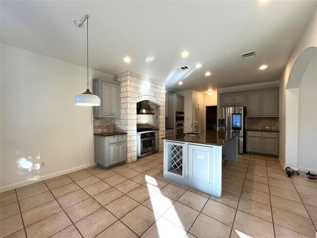 Building Photo - 3004 Edgecreek Pl