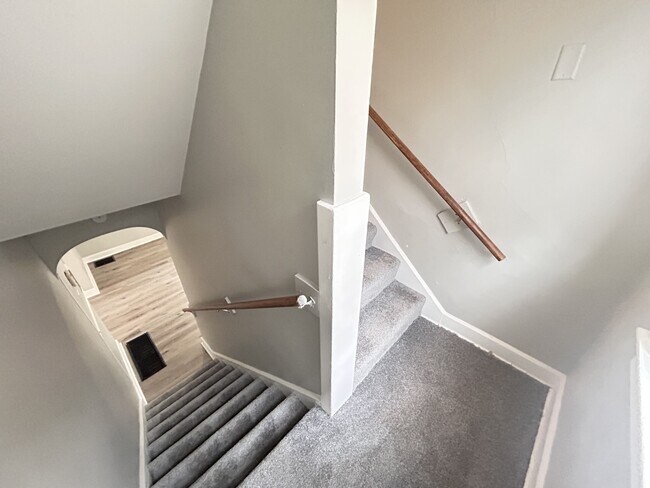 Building Photo - 1532 Republic Ave