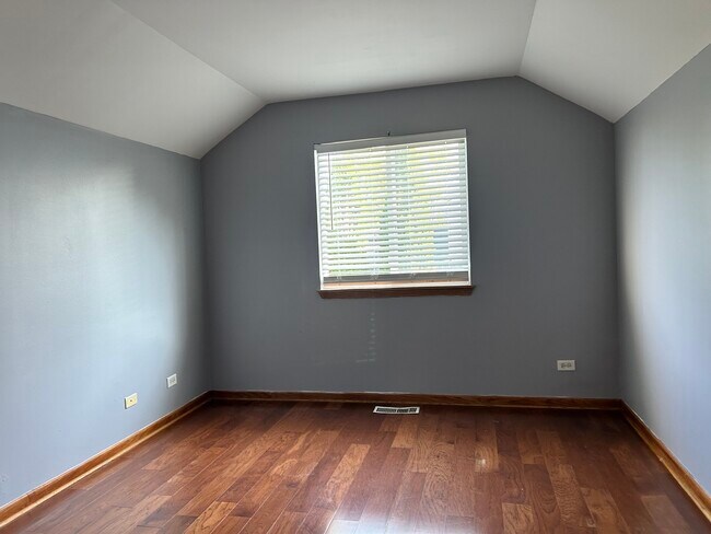 Building Photo - 820 Rebecca Ln