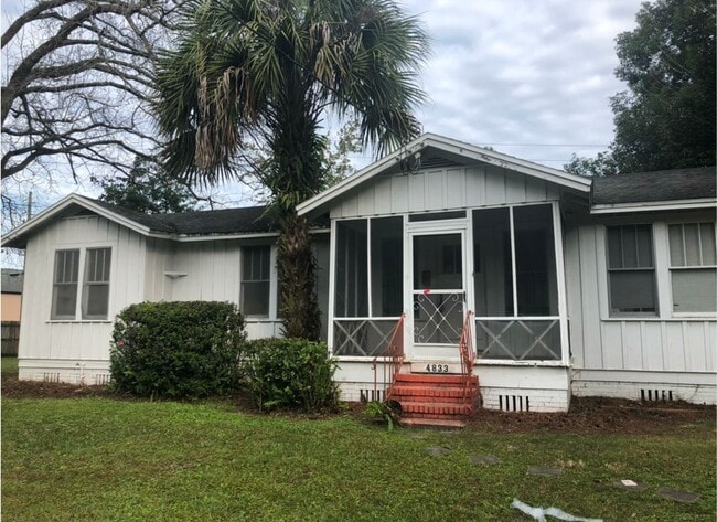 Building Photo - Home For Rent