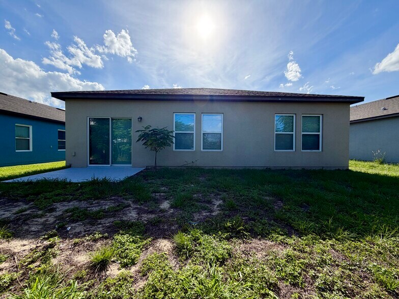 Building Photo - 1136 Roberta Rd