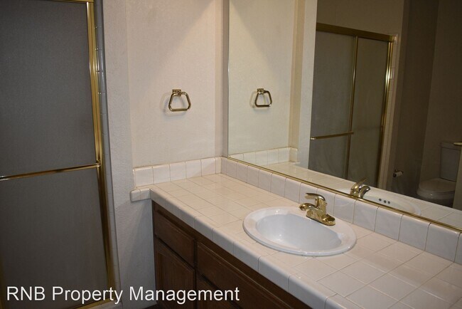 Building Photo - 3 br, 3 bath House - 5616 Bluffs Drive