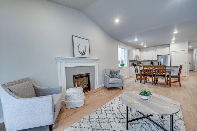 Building Photo - Beautiful Newer Model Home with Open Floor Plan, A/C & Fenced Yard!