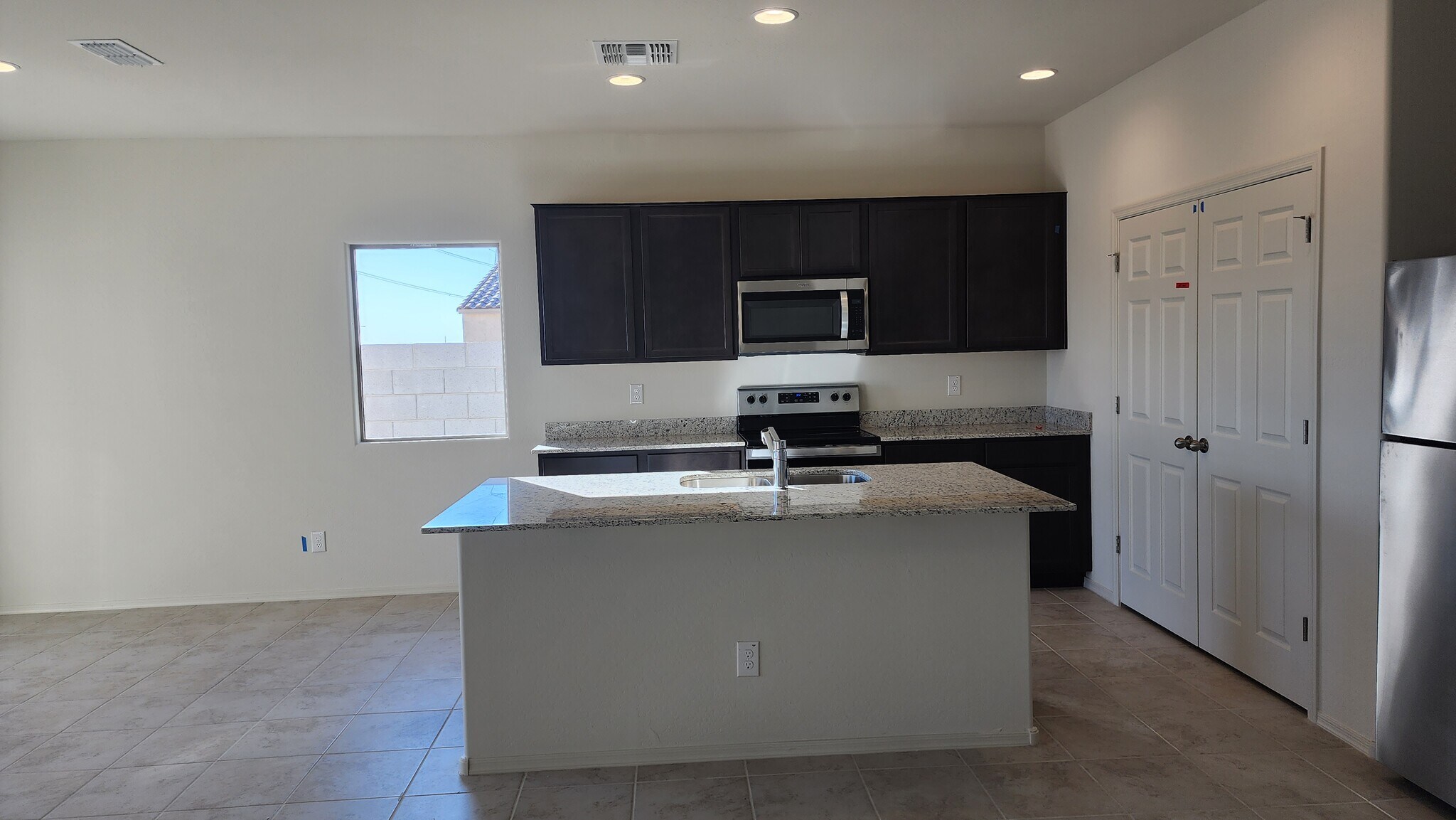 Kitchen - 24615 W Flores Dr