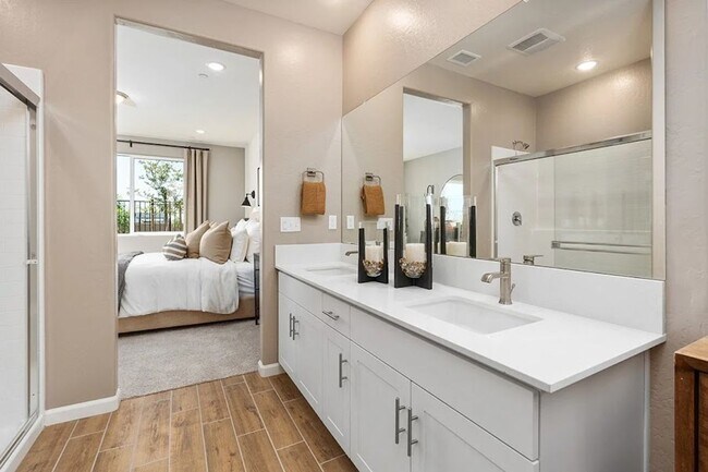 Building Photo - Solar Included! Nearly-New Single-Story Fresno Home with Den & 2-Car Garage — Pets Welcome!
