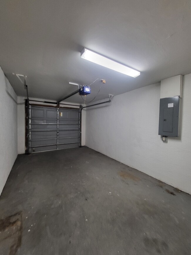 Building Photo - 3125 Blount St