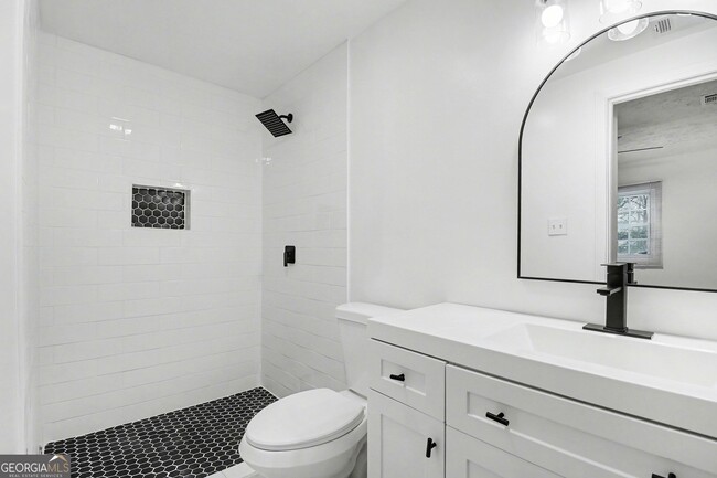 Building Photo - 2160 Dowdell Dr