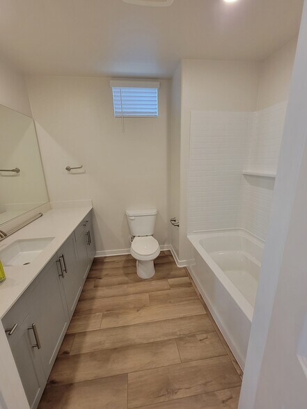 Building Photo - 9531 Hannah Way