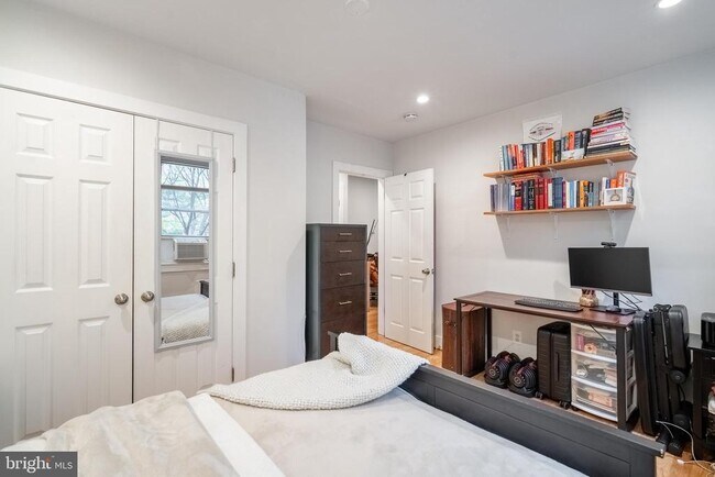 Building Photo - 4004 Beecher St NW