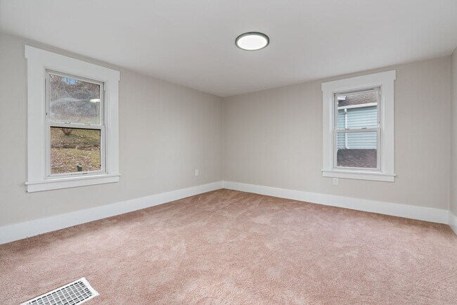 Building Photo - SCORE 50% OFF 1ST MONTH'S RENT IF SIGNED BY FEB 20! Newly Renovated 3 Bedroom home in Bridgeville...