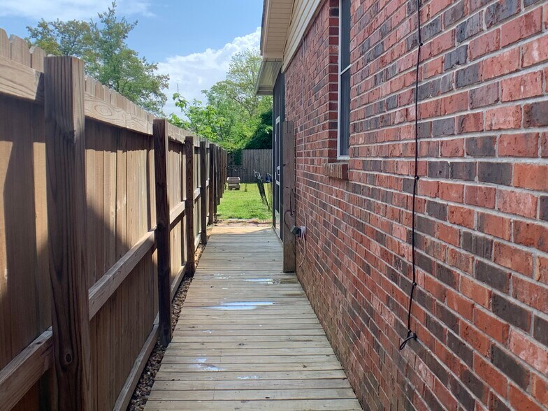 Walkway to Backyard - 205 Evergreen Dr