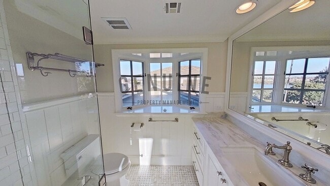 Building Photo - Beautiful Two-Level 5Bd 3.5Ba Home in Newport Beach