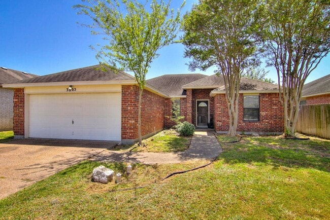 Building Photo - 3805 Julia Cir