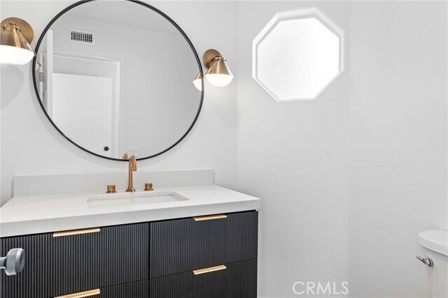 Building Photo - 2750 Point Del Mar