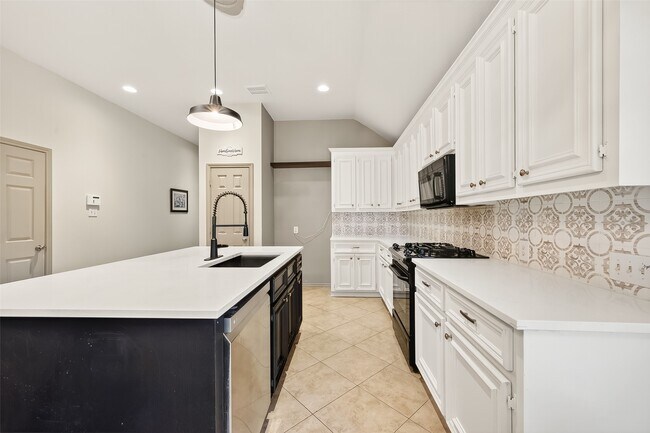 Building Photo - 2826 Lakecrest Forest Dr