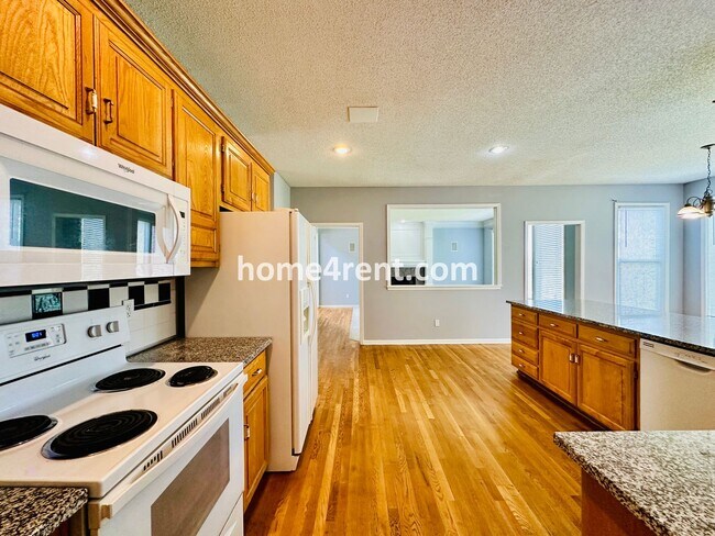 Building Photo - 8102 W 144th Pl