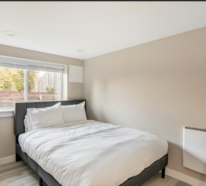 Building Photo - 529 20th Ave