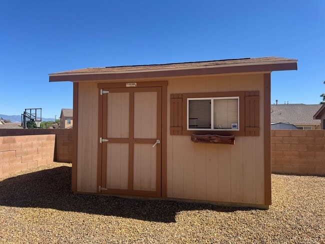 Building Photo - 3 bed 2 bath home in Huning Ranch