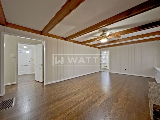 Building Photo - Charming & Spacious 3-Bed Home in City of Hoover