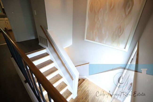 Building Photo - Beautiful 4-bedroom 2 bath home at 1100 Du...