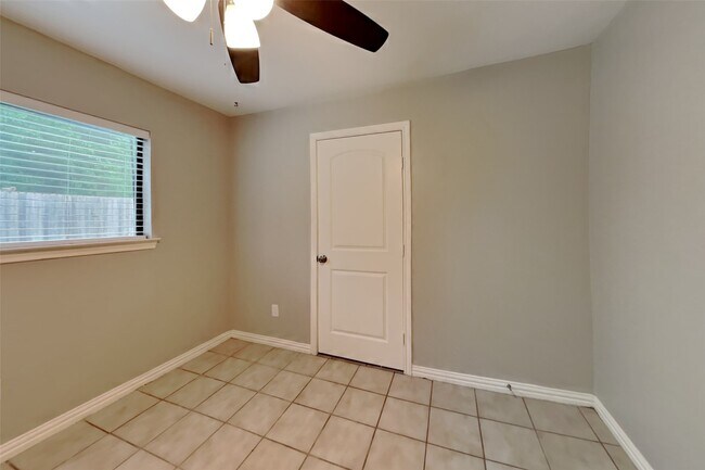 Building Photo - 18106 Navajo Trail Dr