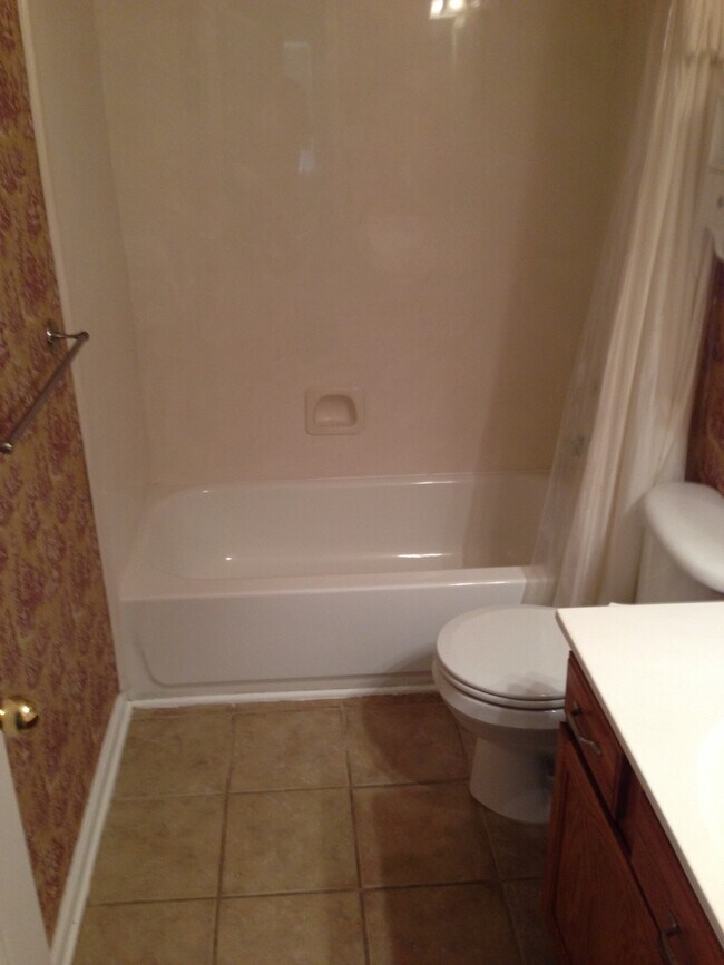 Building Photo - Great 3br/2ba Cordova home. Fenced backyard and eat in kitchen. Pets are welcome, fees apply.