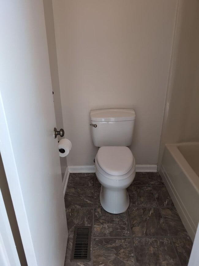 Building Photo - 725 Oleander Cir