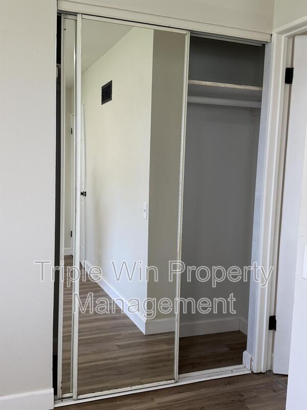 Building Photo - 2257 Luxmore Dr