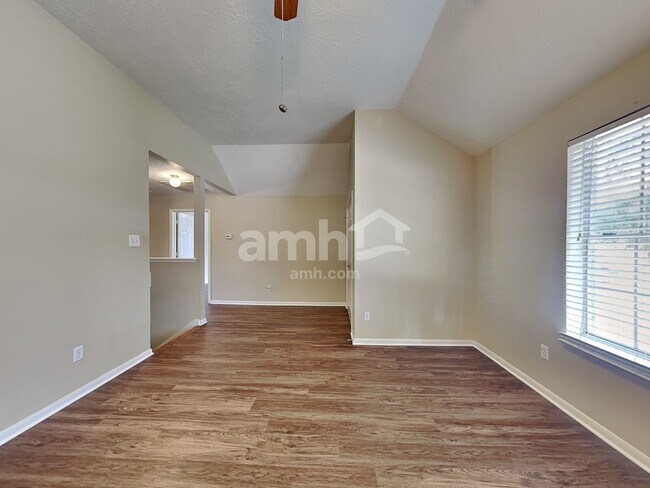 Building Photo - 3631 Windmoor Dr