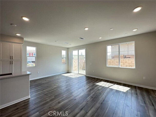 Building Photo - 401 Verna St