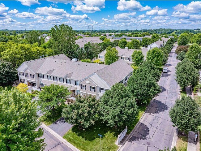 Building Photo - 875 Braunworth Ct