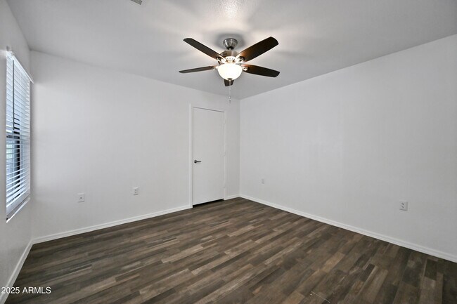 Building Photo - 3065 N 67th Ave