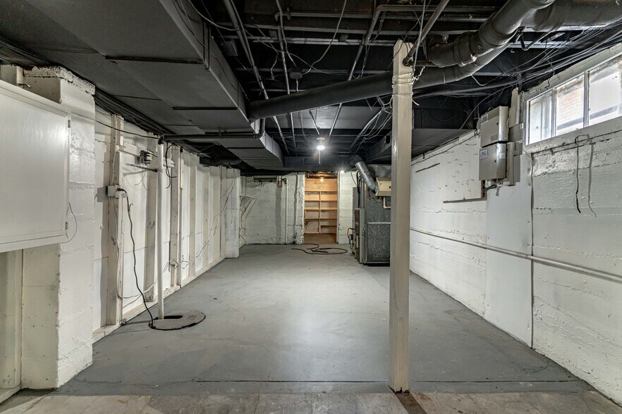 Building Photo - 2416 Sherry Rd