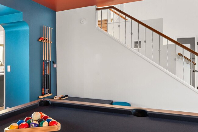 Building Photo - 7157 W Windrose Dr