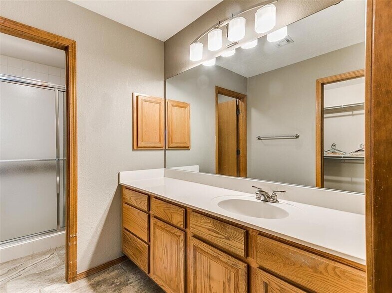 Building Photo - 6429 Masons Dr