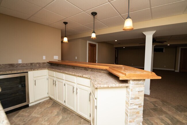 Building Photo - 405 Galway Dr