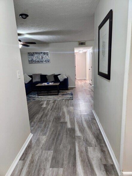 Building Photo - 905 Wynnes Ridge Cir SE