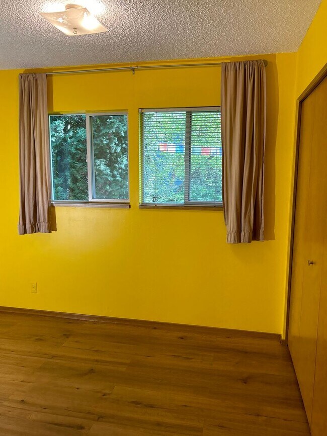 Building Photo - dege01