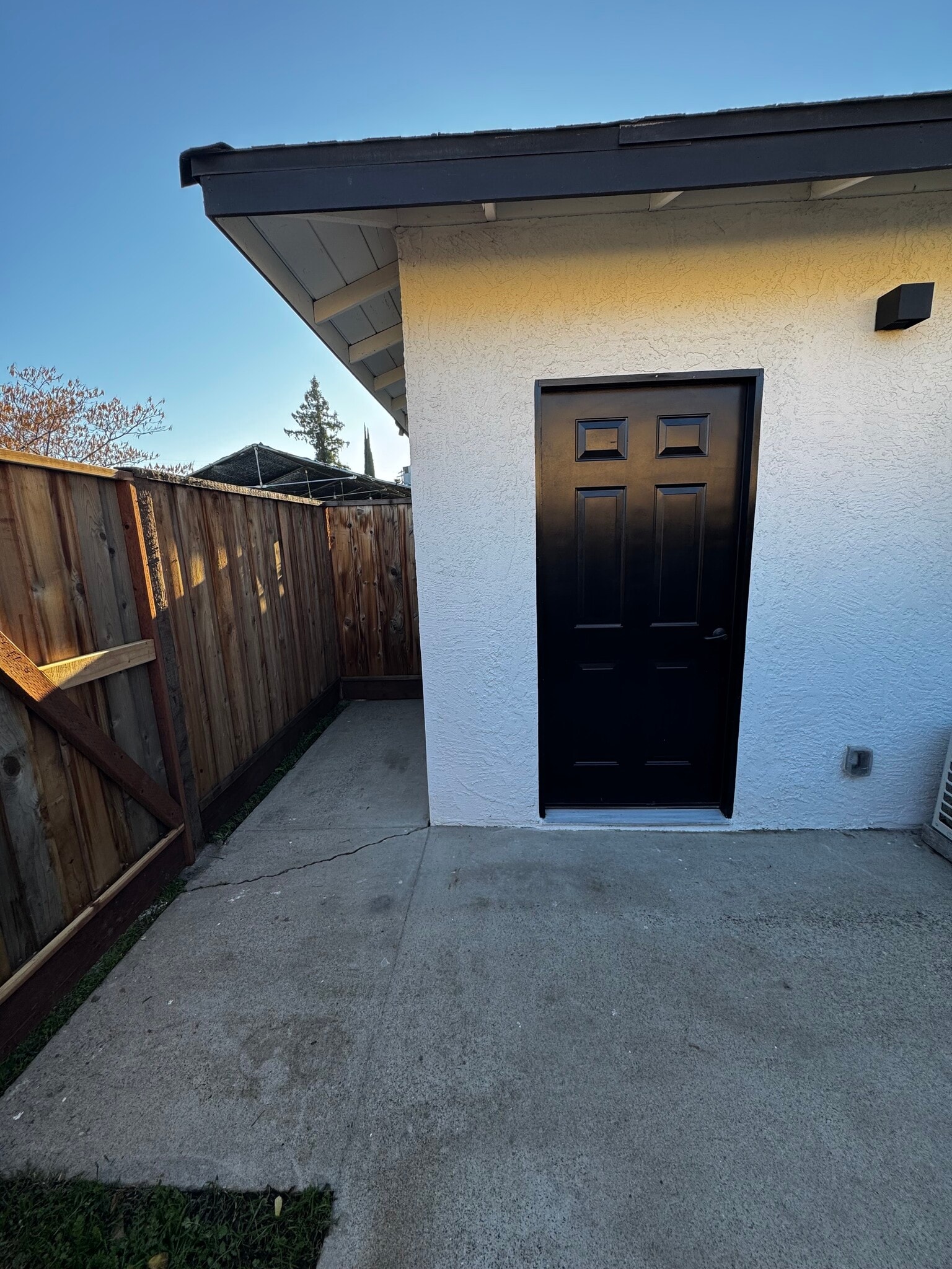 Building Photo - 1420 Overholtzer Dr