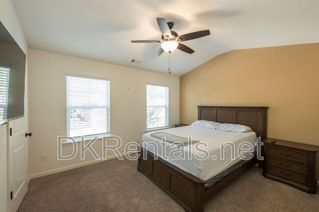 Building Photo - 2662 Stonekey Bend