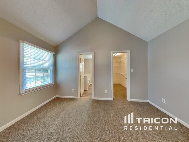 Building Photo - 14426 Planters Knob Ln
