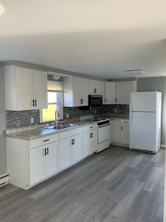 Building Photo - CONTRACT PENDING!! Upgraded in 2023 and mo...
