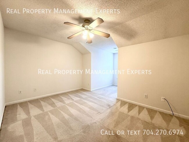 Building Photo - 5908 Moose Ln